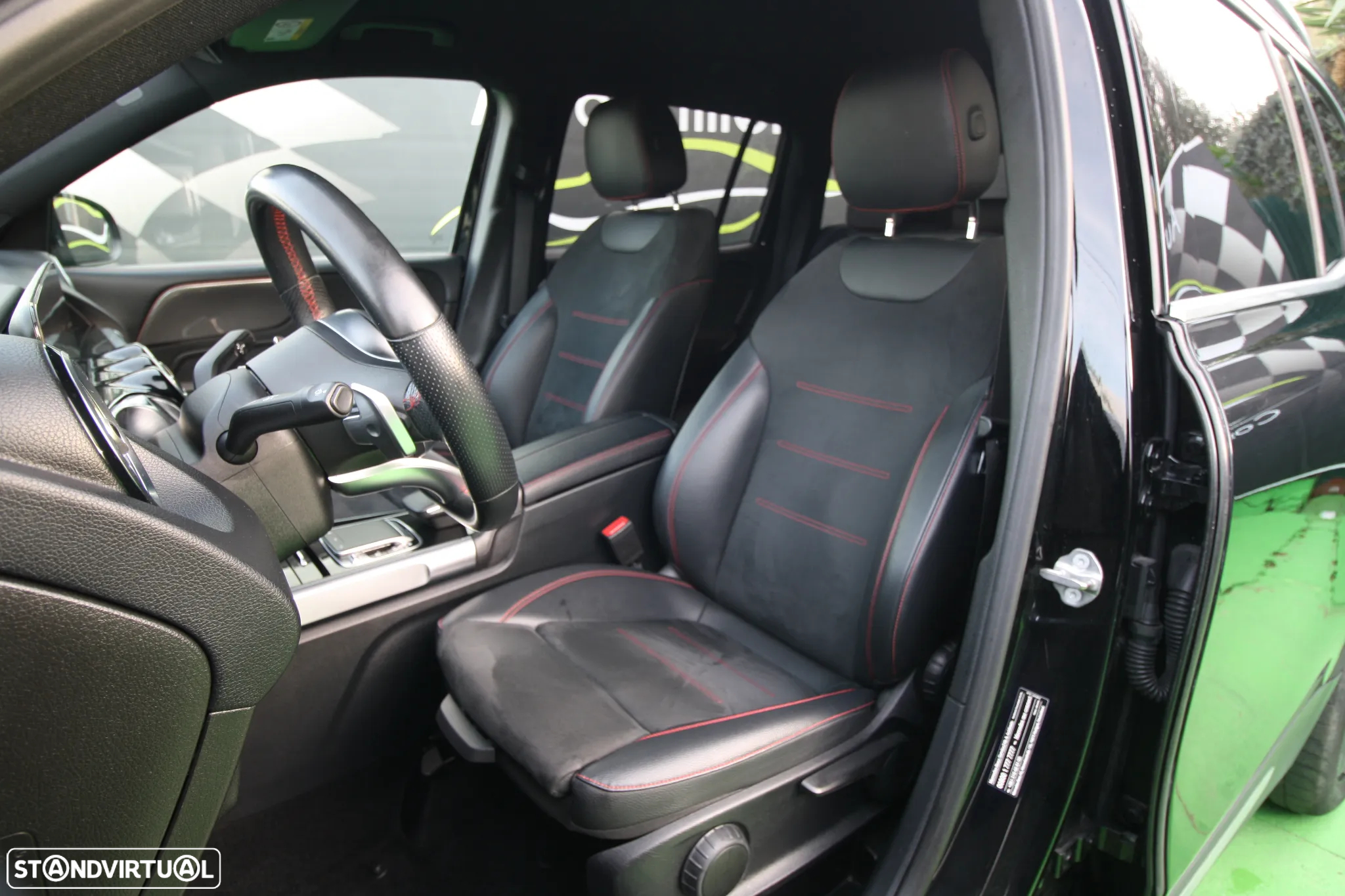 Mercedes-Benz GLB 180 d AMG Line - 48