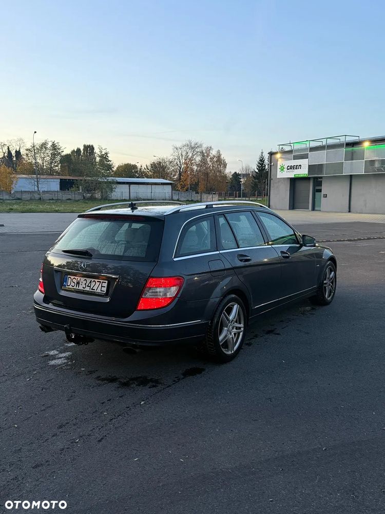 Mercedes-Benz Klasa C 300 T CDI DPF 4Matic (BlueEFFICIENCY) 7G-TRONIC Avantgarde - 7