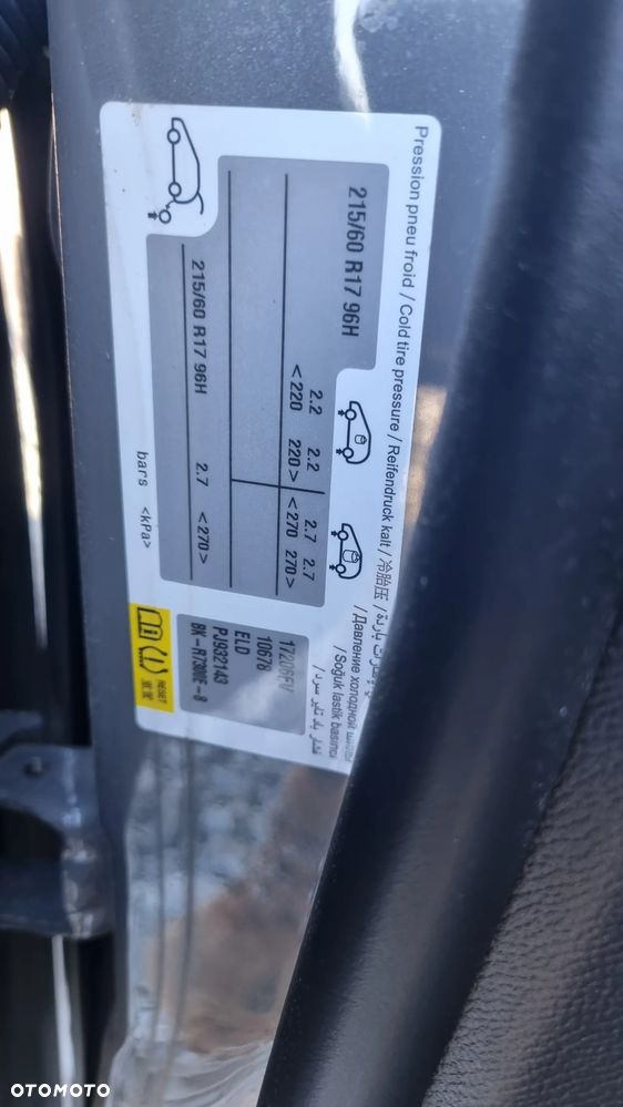 Peugeot 2008 BlueHDi 130 Allure S&S EAT8 - 34