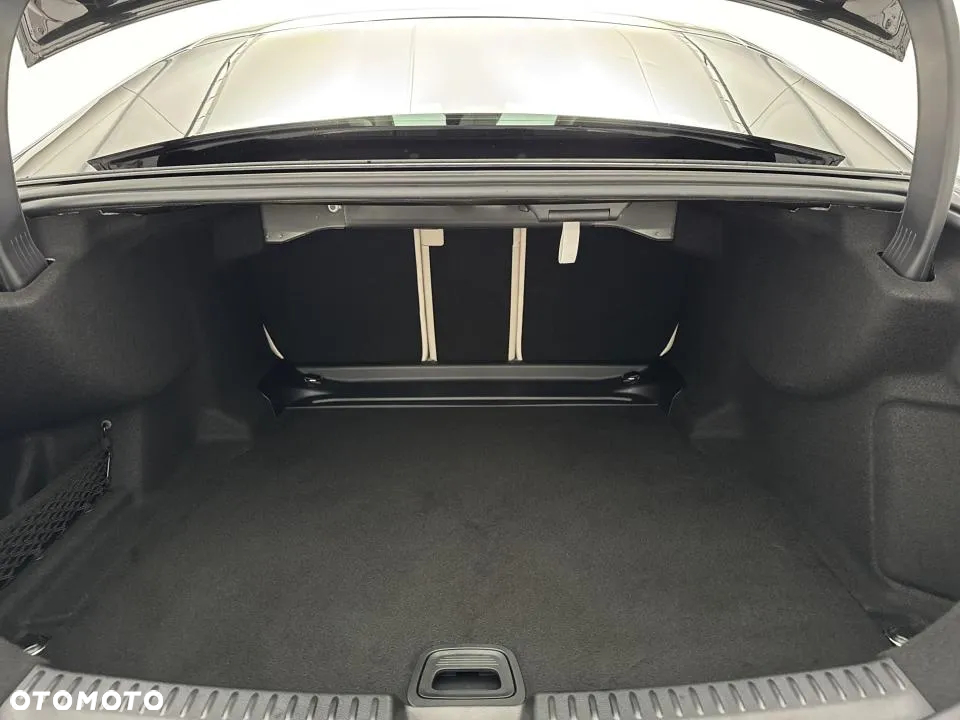 Mercedes-Benz Klasa E 220 d 4Matic 9G-TRONIC Edition AMG Line - 23