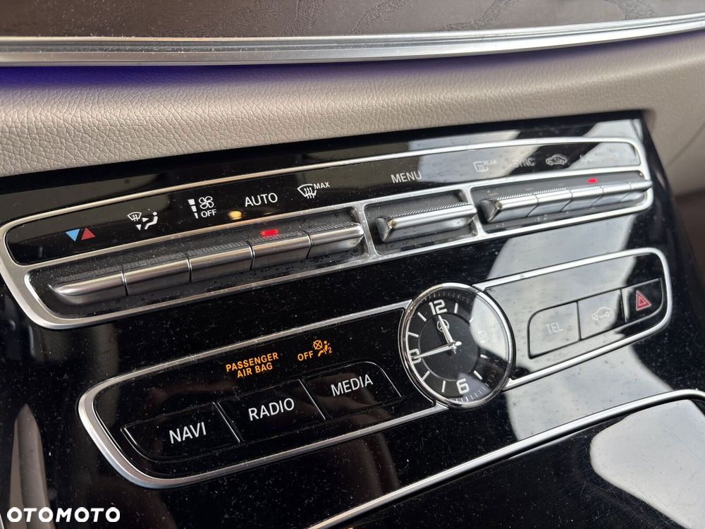 Mercedes-Benz Klasa E 220 d 4-Matic AMG - 19