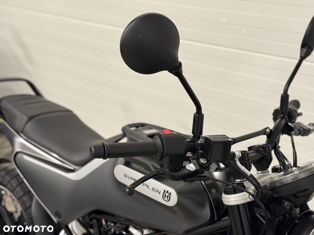 Husqvarna Svartpilen - 12