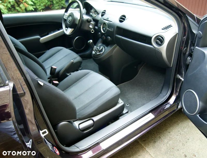 Mazda 2 1.3 Exclusive+ - 26