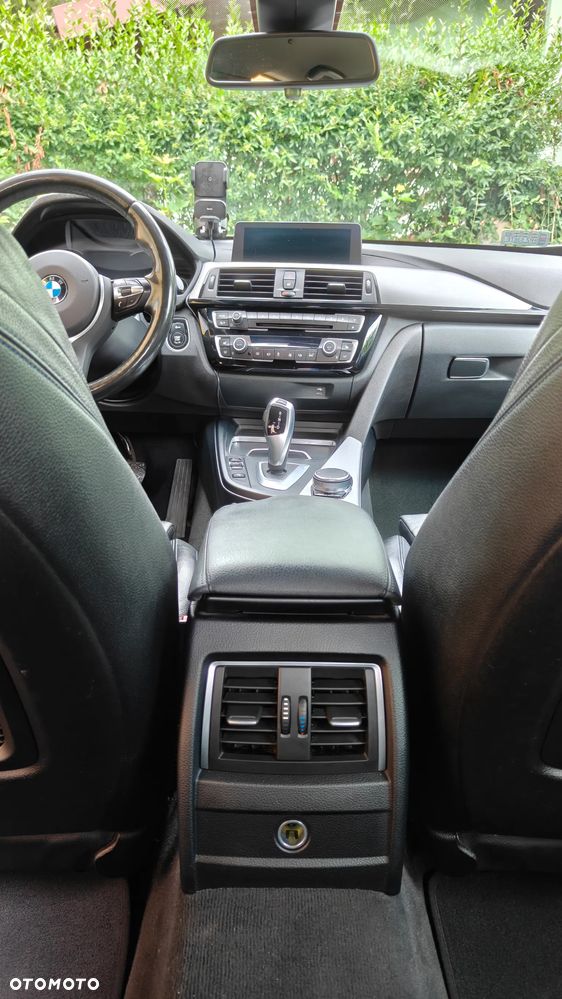 BMW 3GT 320d M Sport - 40