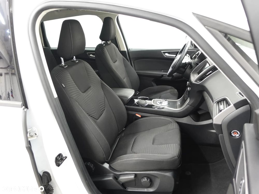 Ford S-Max - 28