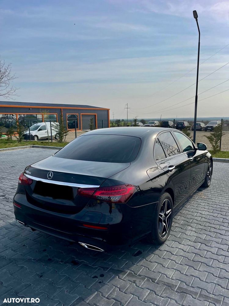 Mercedes-Benz E 300 4MATIC Aut. - 3