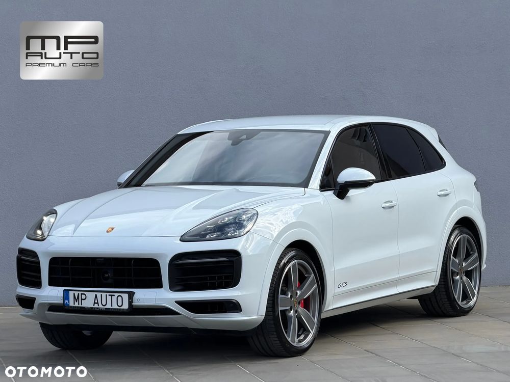 Porsche Cayenne - 1