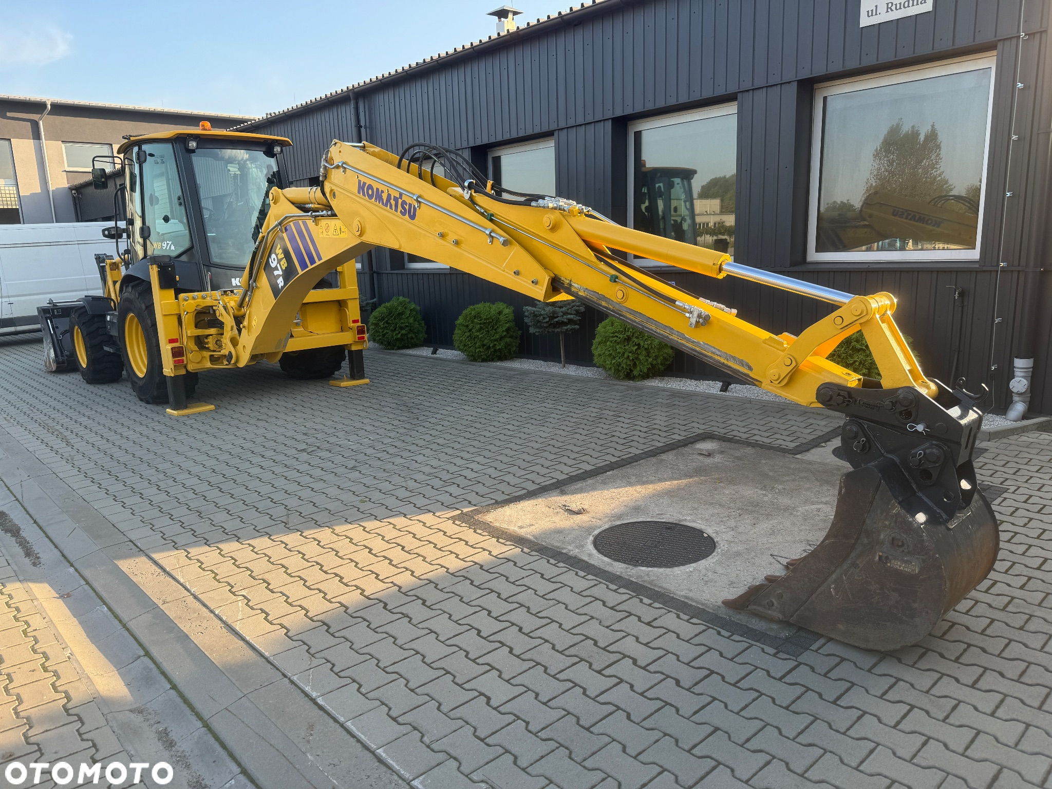 Komatsu WB 97R - 12