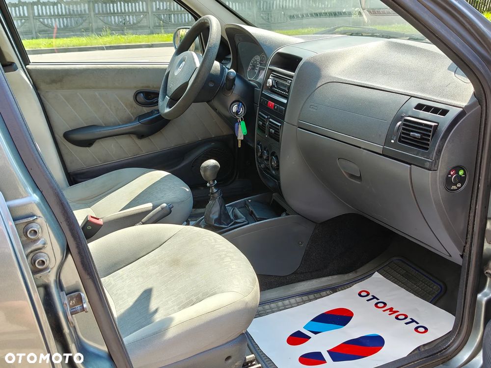 Fiat Albea 1.4 Dynamic - 18