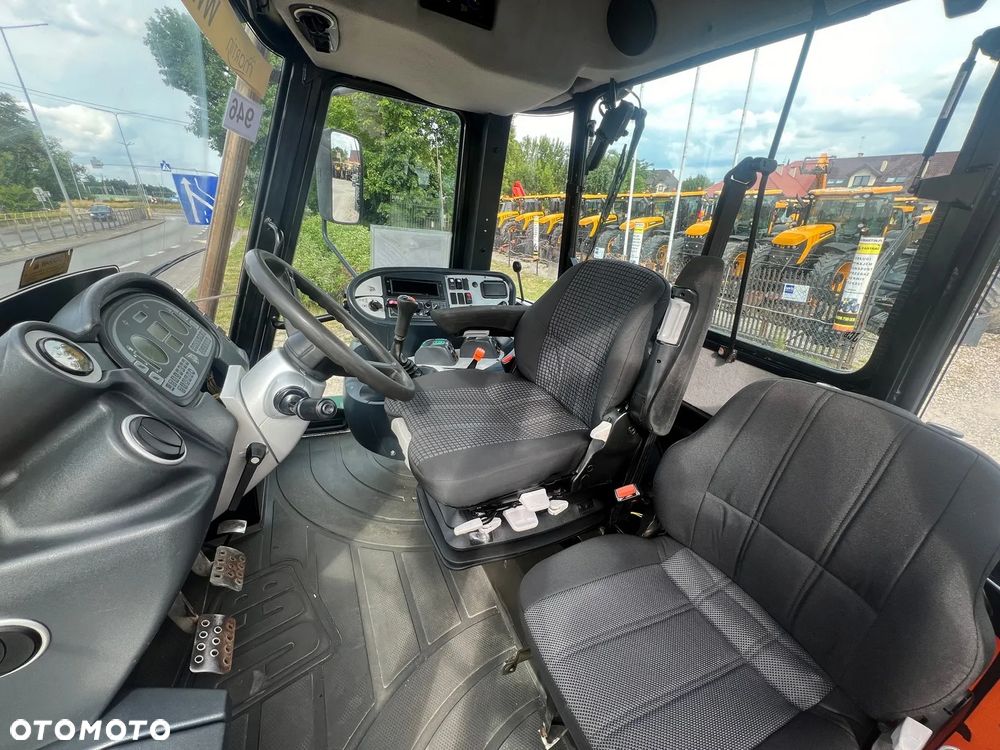 JCB Fastrac 3170 Plus - 13