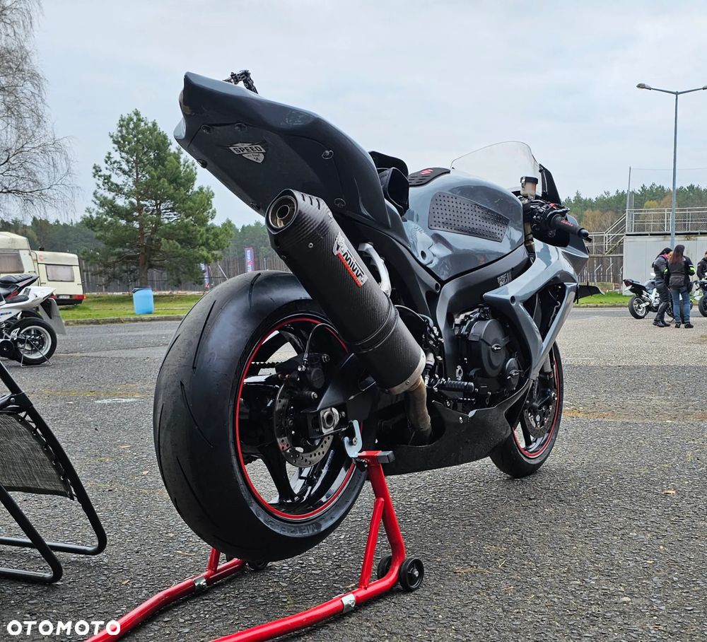 Suzuki GSX-R - 3