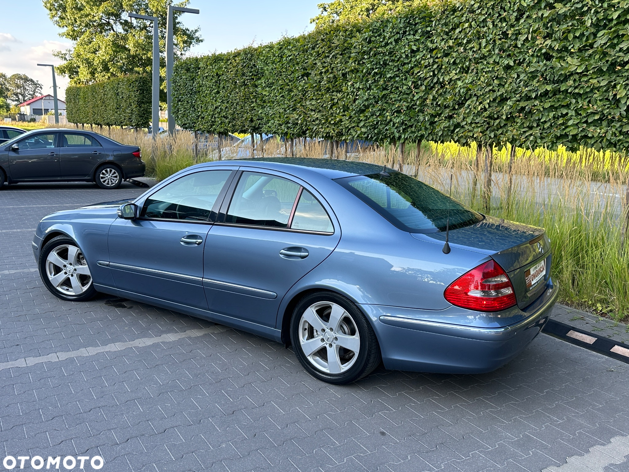 Mercedes-Benz Klasa E 320 4-Matic T Elegance - 3