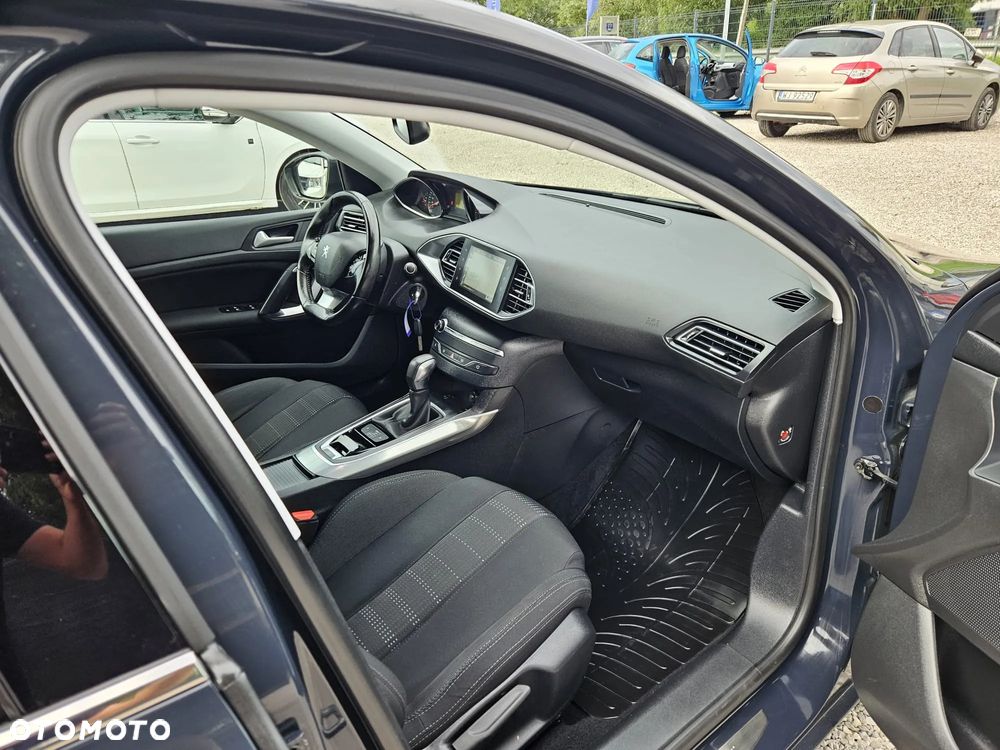 Peugeot 308 SW BlueHDi 150 Automatik Stop & Start Allure - 24