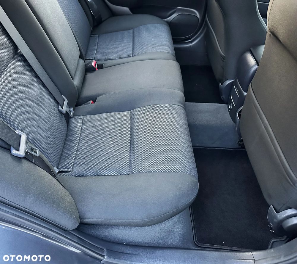 Toyota Avensis 2.0 D-4D Premium - 17