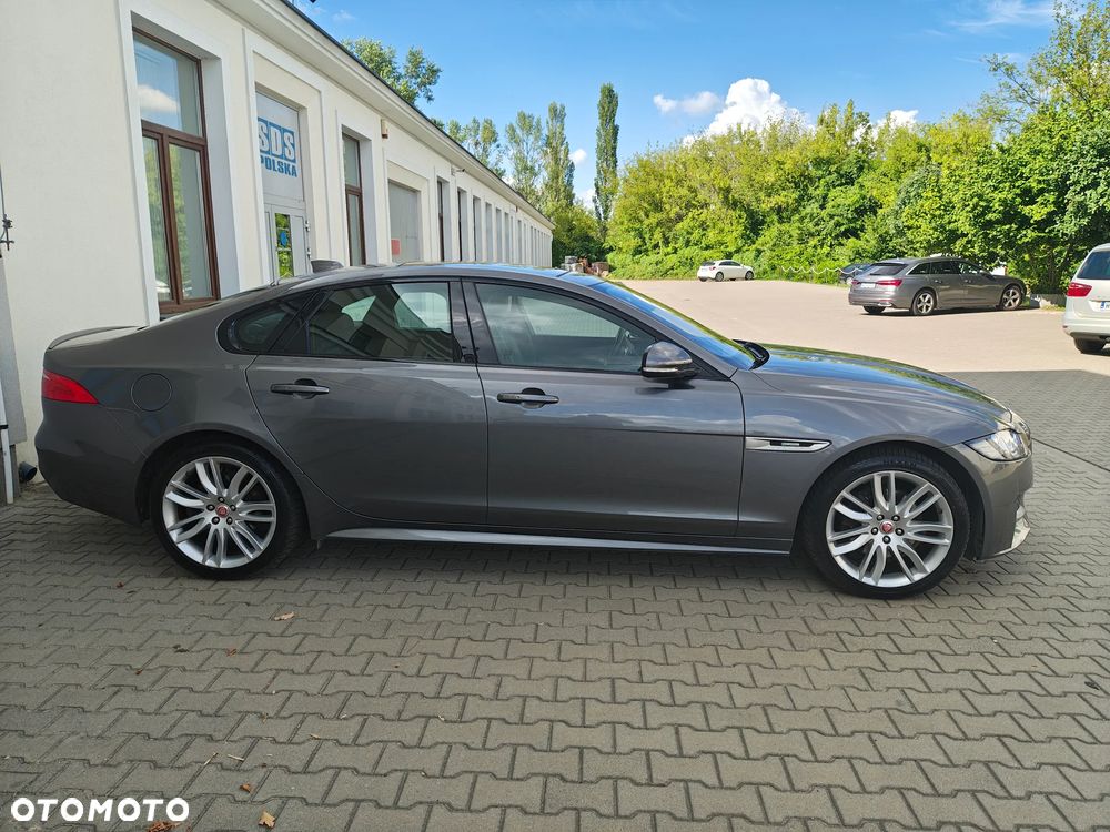 Jaguar XF 20d AWD R-Sport - 4