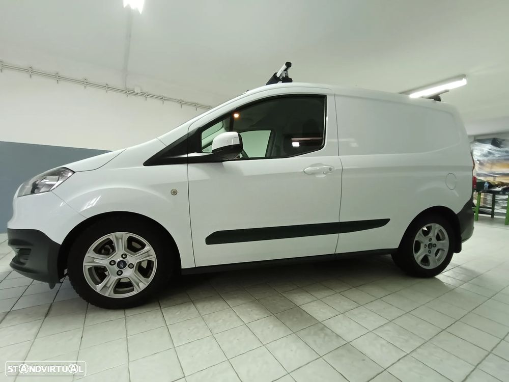 Ford Courier - 11
