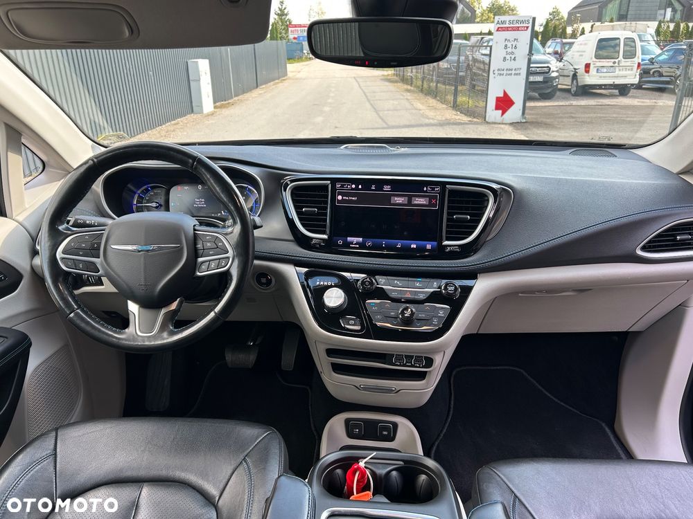 Chrysler Pacifica - 8