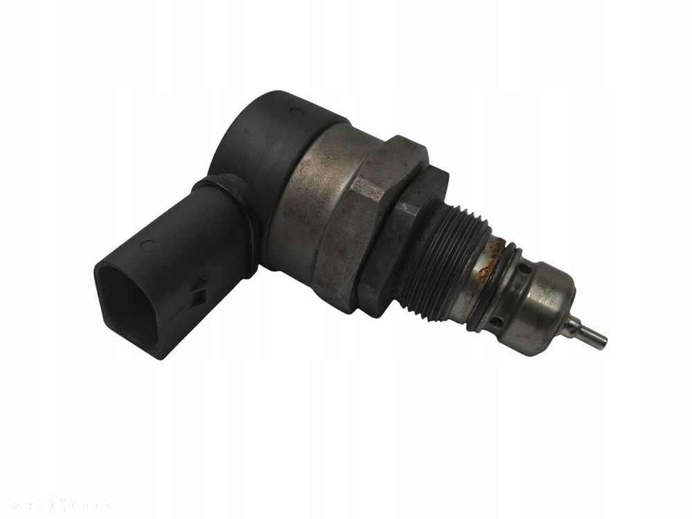 REGULATOR CIŚNIENIA PALIWA BMW E60 E61 E90 E91 E92 E93 2.0 D 0281002481 - 3