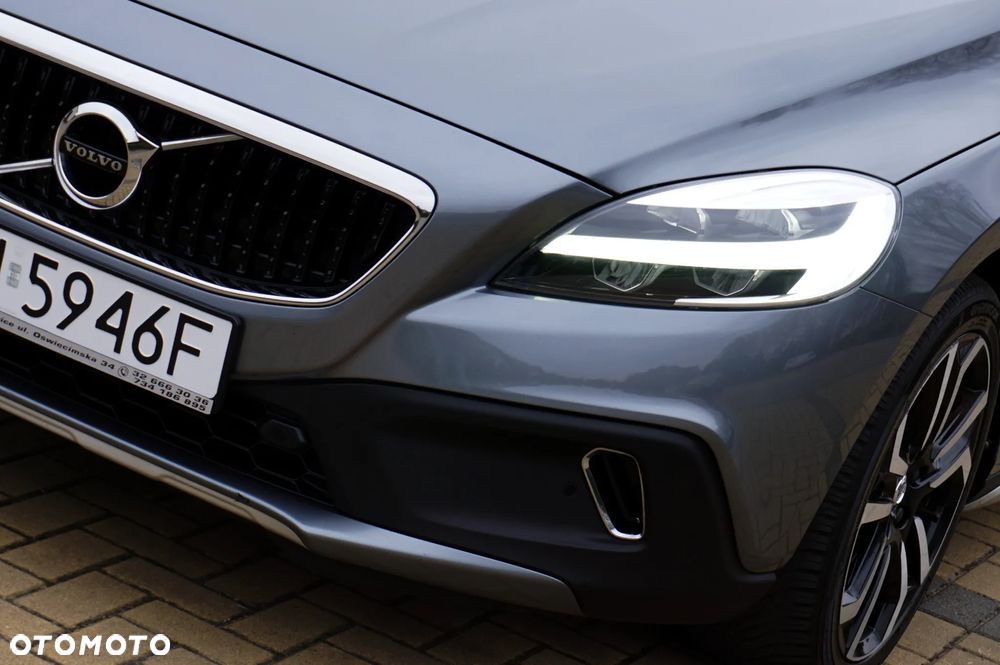 Volvo V40 Cross Country D2 Momentum - 11