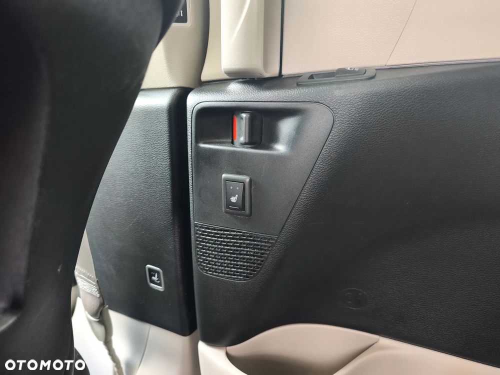 Chrysler Pacifica - 28