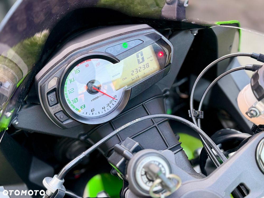 Kawasaki ZXR - 21