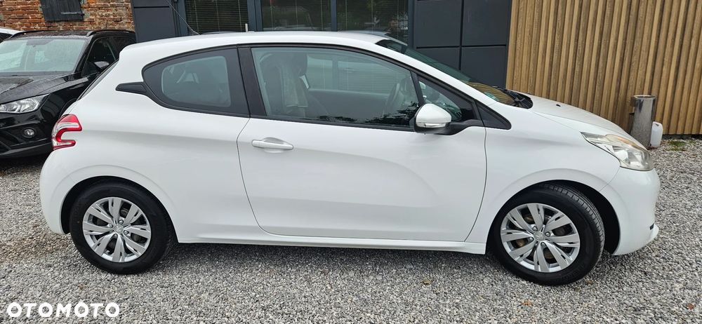 Peugeot 208 95 VTI Allure - 17