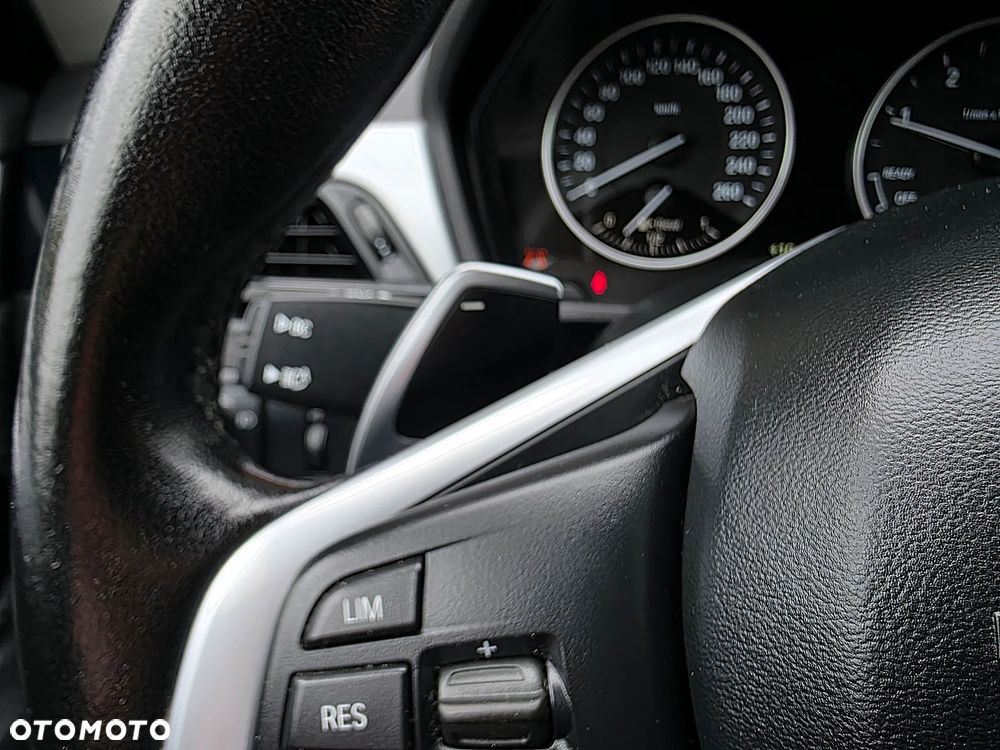 BMW X1 xDrive18d Advantage - 16