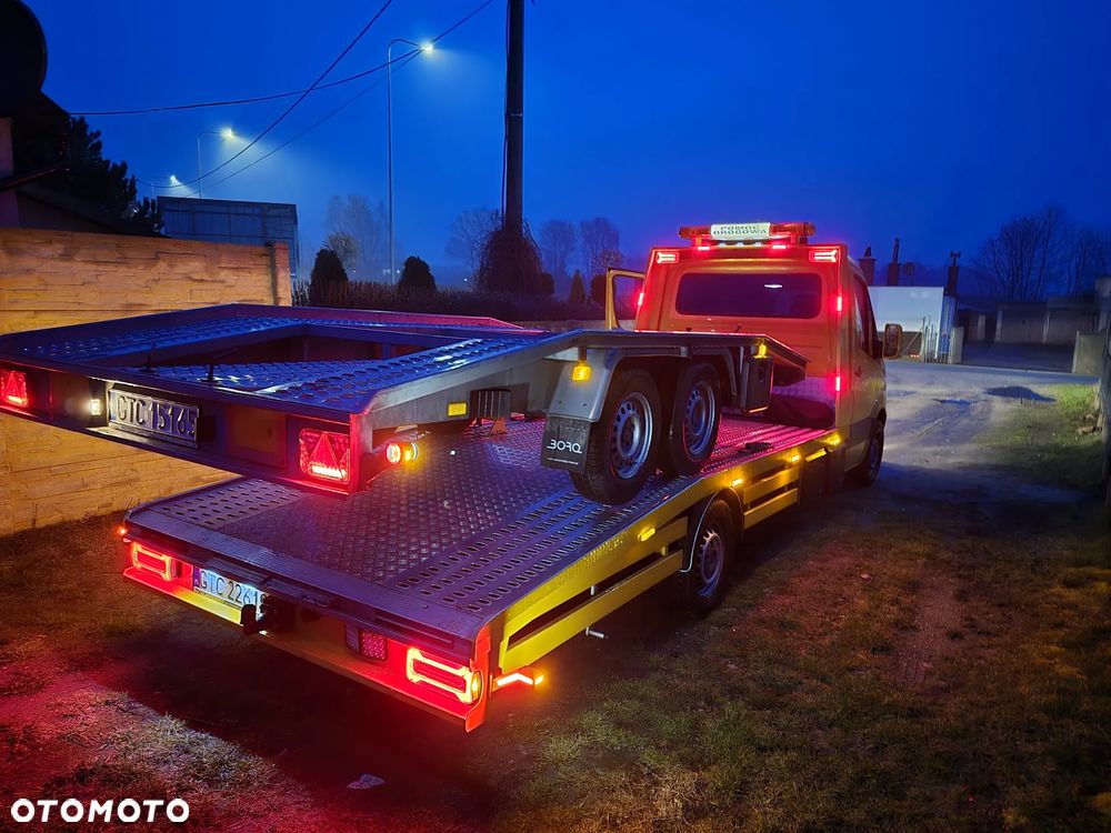 Mercedes-Benz Sprinter 319 - 12