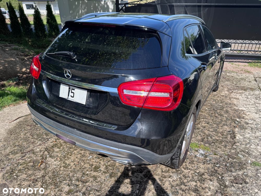 Mercedes-Benz GLA 220 d 4Matic 7G-DCT StreetStyle - 10