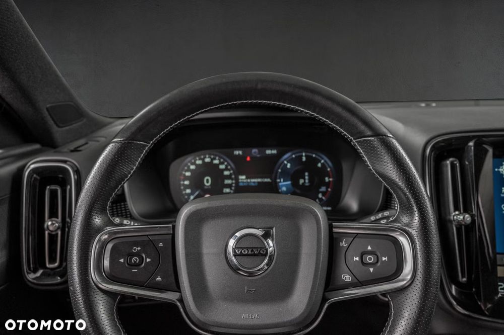 Volvo XC 40 D3 SCR AWD R-Design - 12