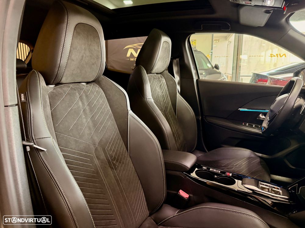 Peugeot 2008 PureTech 130 EAT8 GT - 35