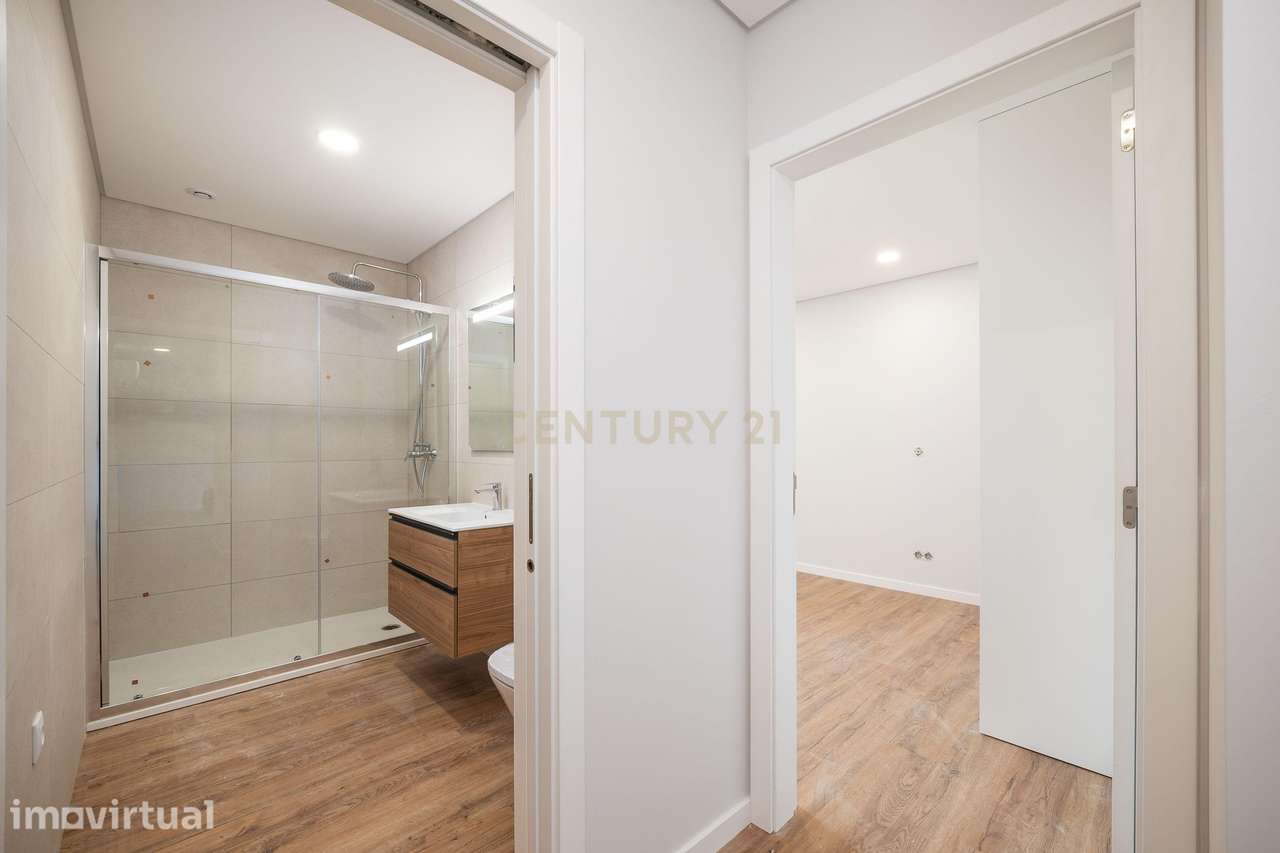 Apartamento T1  com terraço, junto à Escola Universitária Vasco da Gam - Grande imagem: 5/25