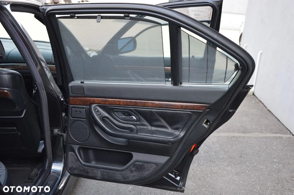 BMW Seria 7 740i - 18
