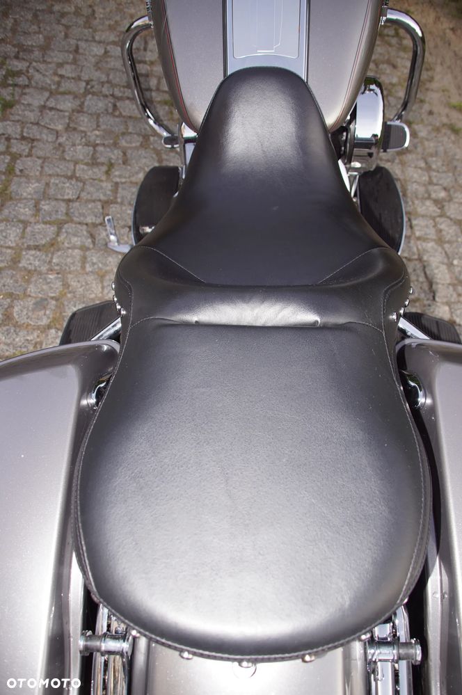 Harley-Davidson Touring Road King - 23
