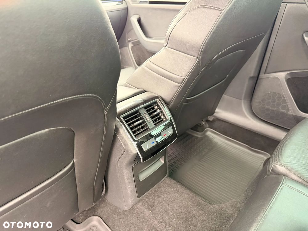 Skoda Superb 2.0 TDI L&K DSG - 12