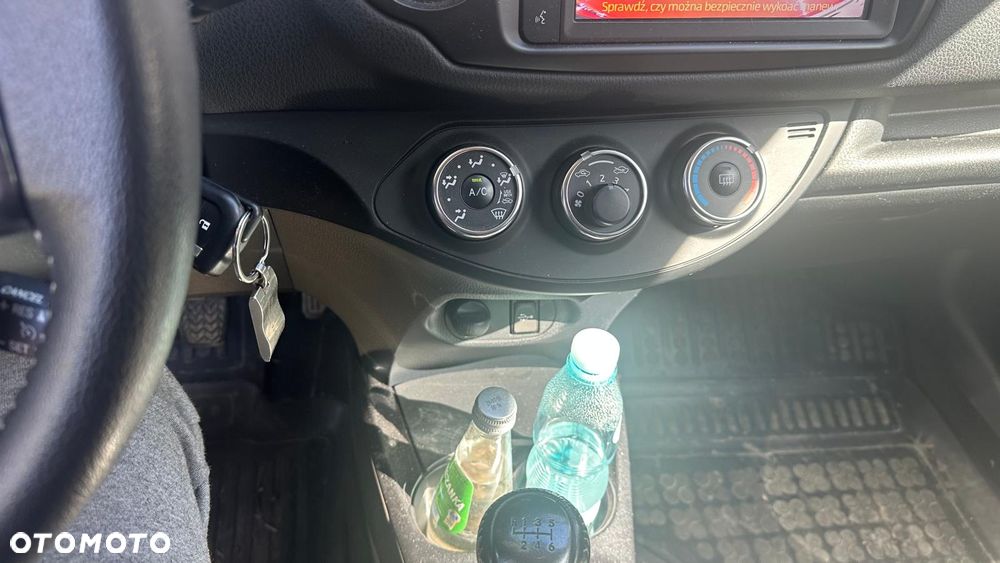 Toyota Yaris 1.5 Premium - 11