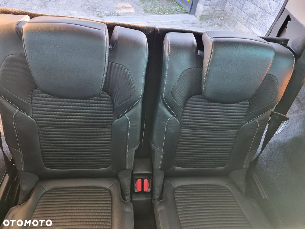 Renault Grand Scenic - 16