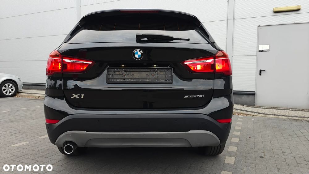 BMW X1 sDrive18i Business Edition - 26