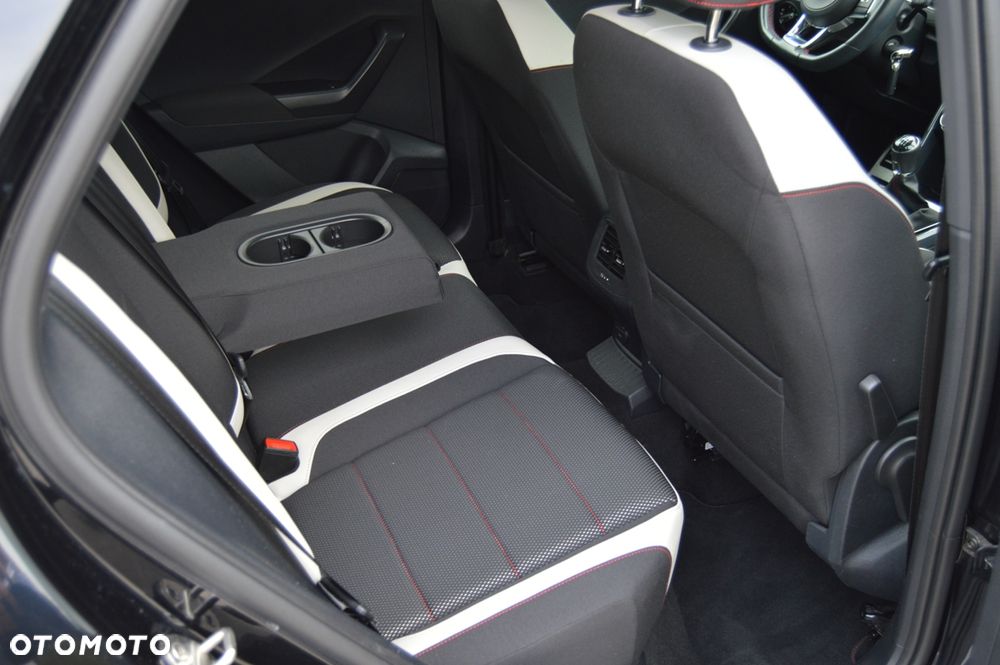 Volkswagen T-Roc - 11