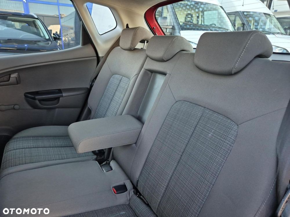 Kia Venga - 16