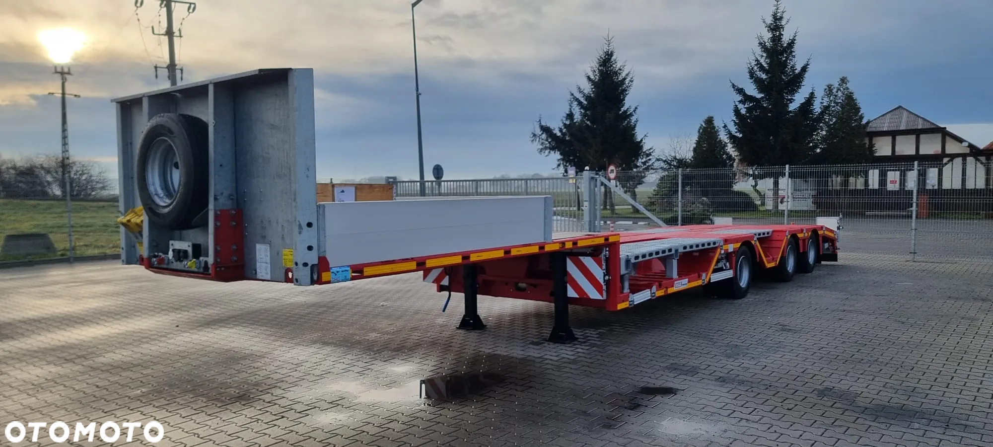 MAX Trailer naczepa 3 osiowa typu semi, zagłębienia, rozciągana, pod ciągnik standard - 3