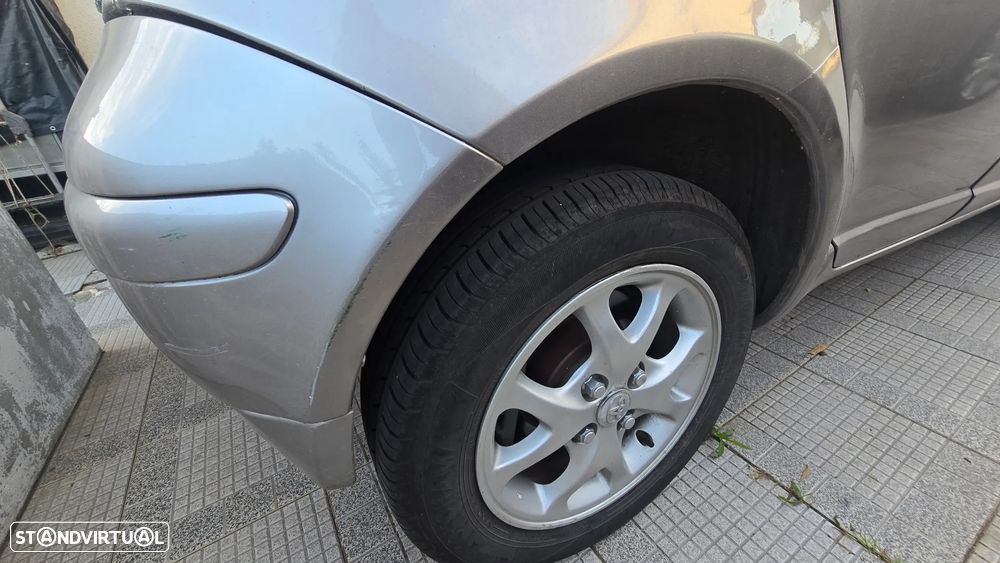 Toyota Yaris 1.0 Sol AC - 10