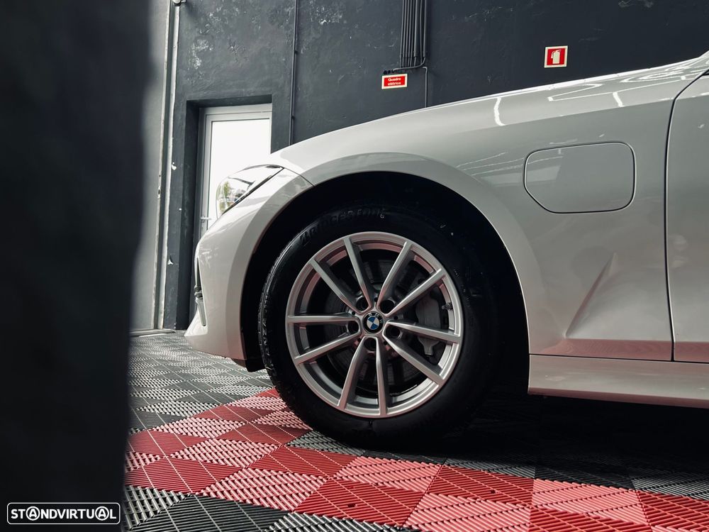 BMW 330 e Corporate Edition Auto - 12