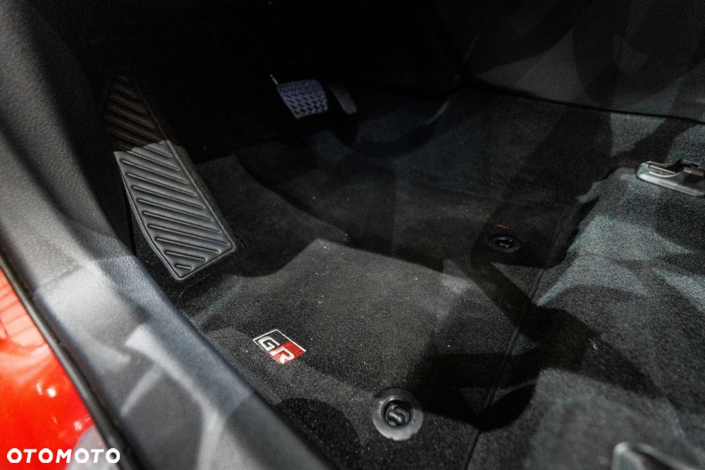 Toyota C-HR - 26