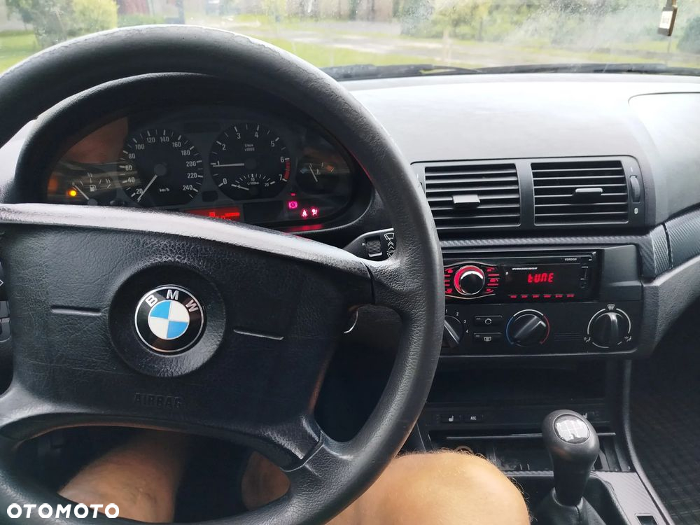 BMW Seria 3 316i - 9