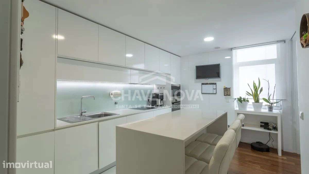 Apartamento T3 com Vista Deslumbrante no Coração de Vila Nova de Gaia - Grande imagem: 2/30
