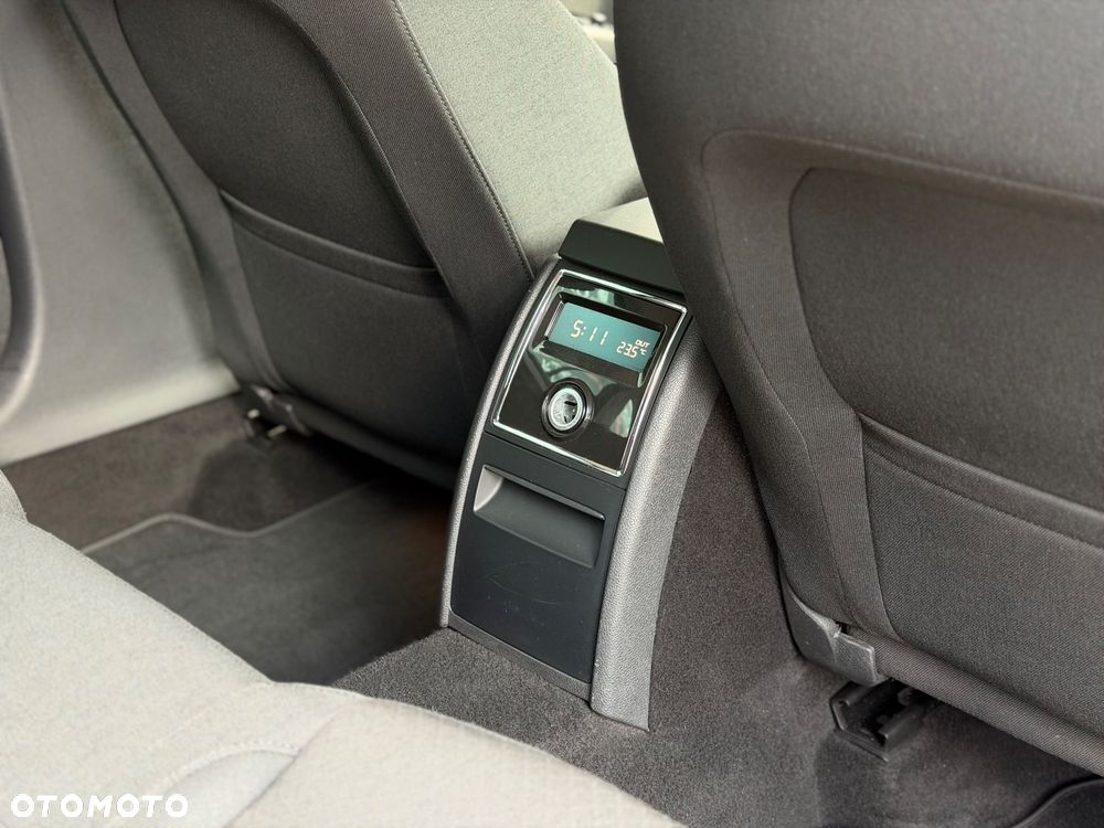 Skoda Superb 2.0 TDI DSG Ambition - 29