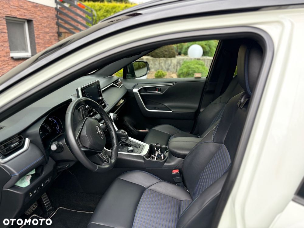 Toyota RAV4 - 10