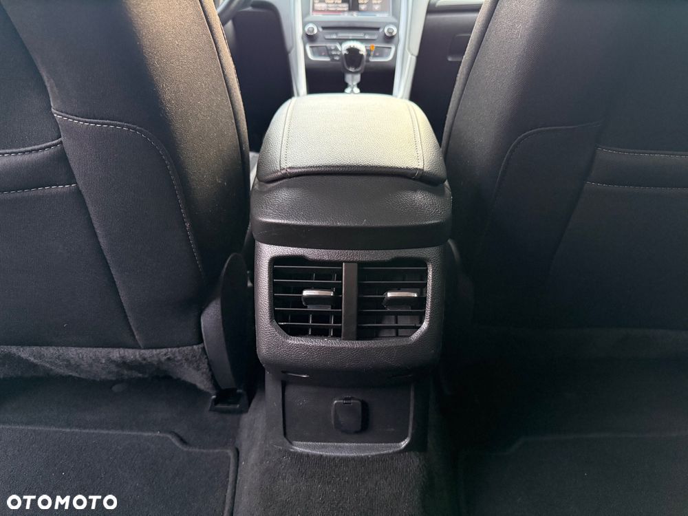 Ford Mondeo 1.5 EcoBoost Ambiente - 29