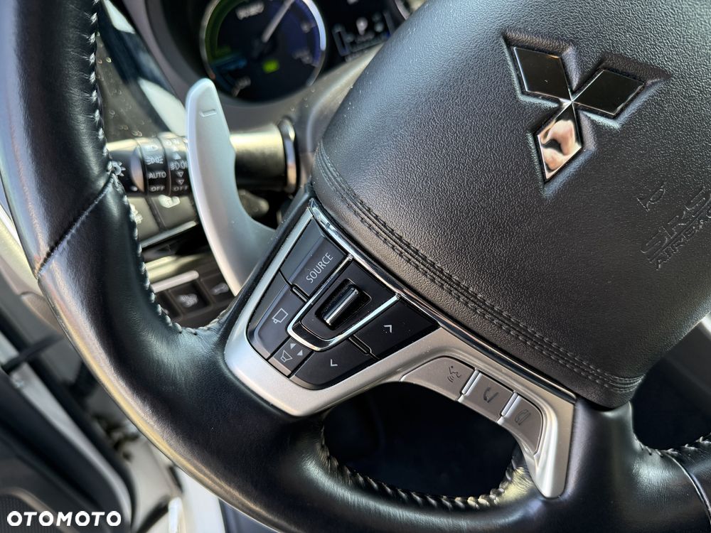 Mitsubishi Outlander 2.4 4WD Top - 21